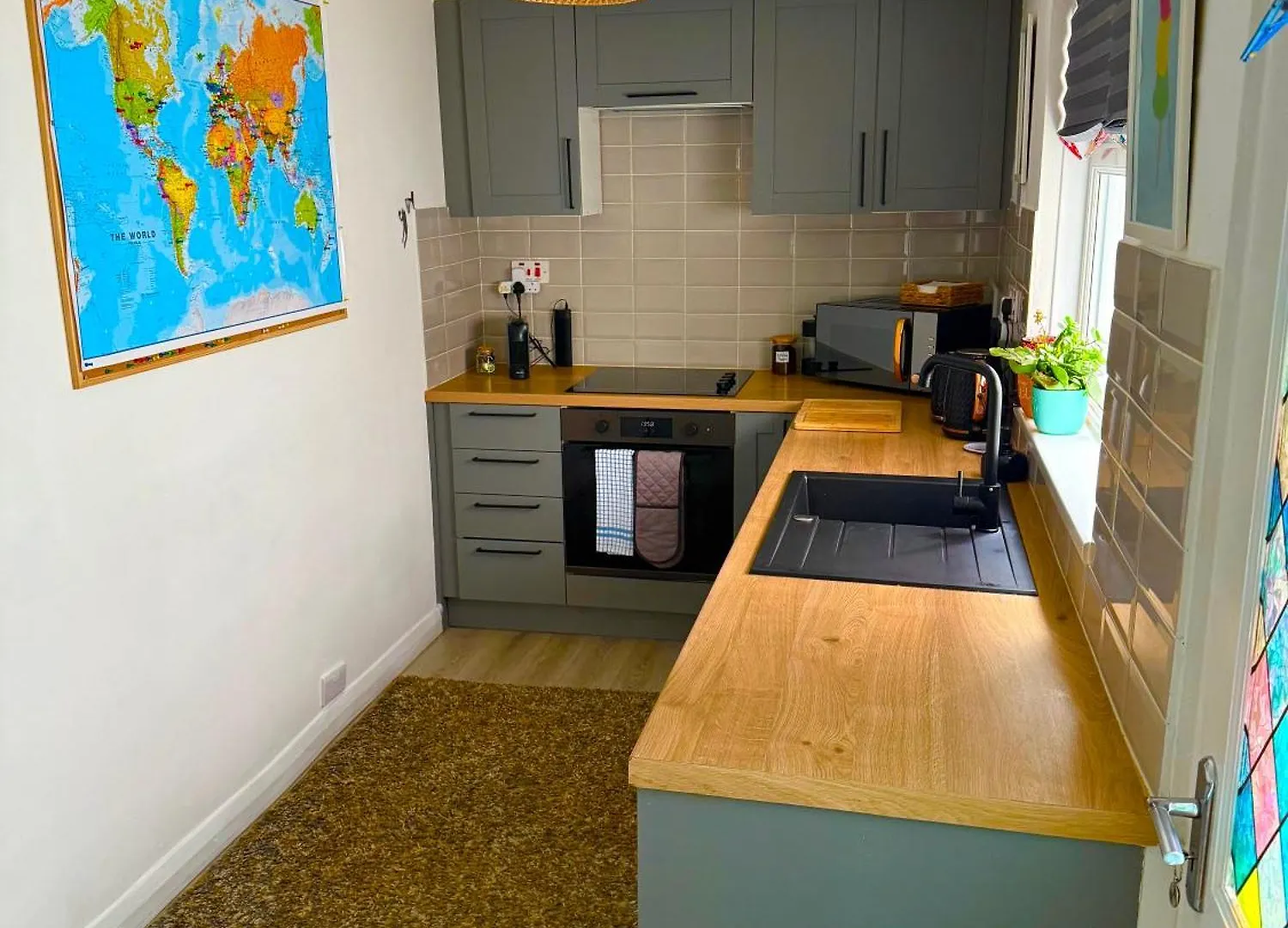 Holiday home Bloom19 Traditional Belfast Entire House 10 Mins From City Centre